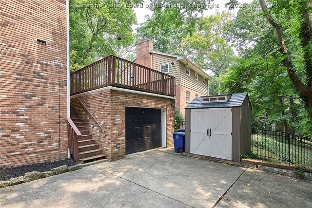 60 Abney Circle, Charleston, WV 25314