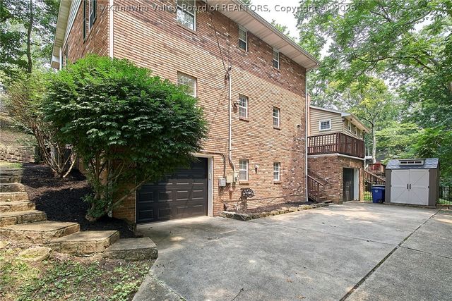 60 Abney Circle, Charleston, WV 25314