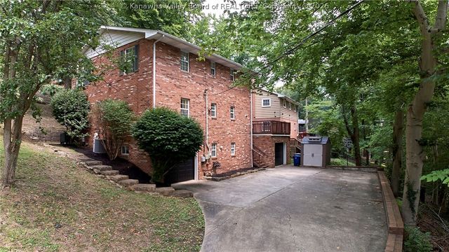 60 Abney Circle, Charleston, WV 25314