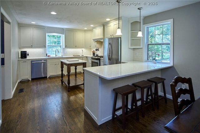 60 Abney Circle, Charleston, WV 25314