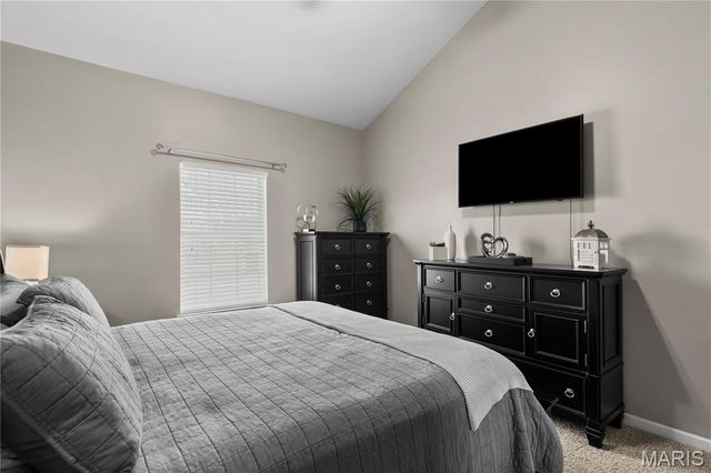 734 Saravalle Drive, St Peters, MO 63376
