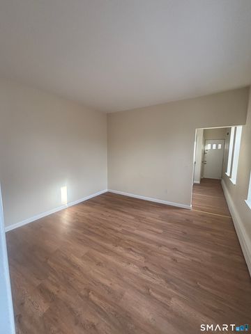 1804 Barnum Avenue 10, Bridgeport, CT 06610