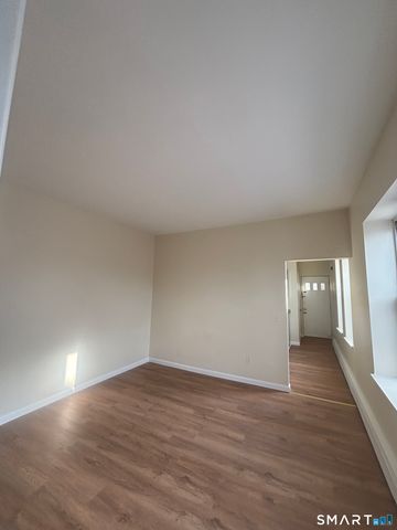 1804 Barnum Avenue 10, Bridgeport, CT 06610