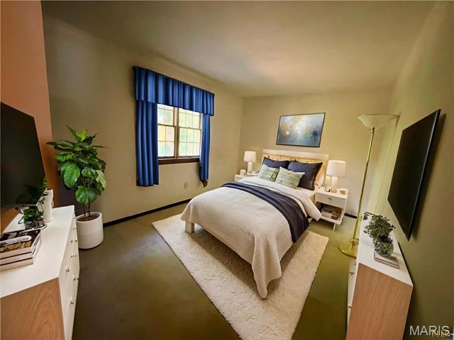 1615 Treetop Drive, St Charles, MO 63303