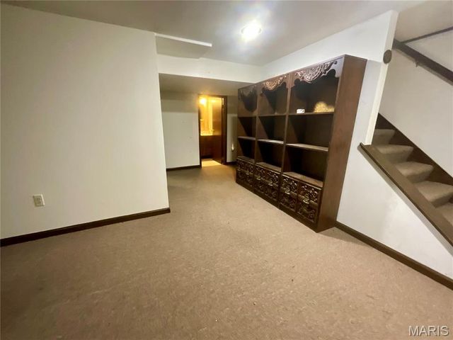 1615 Treetop Drive, St Charles, MO 63303