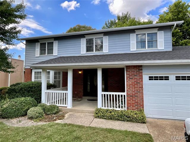 1615 Treetop Drive, St Charles, MO 63303