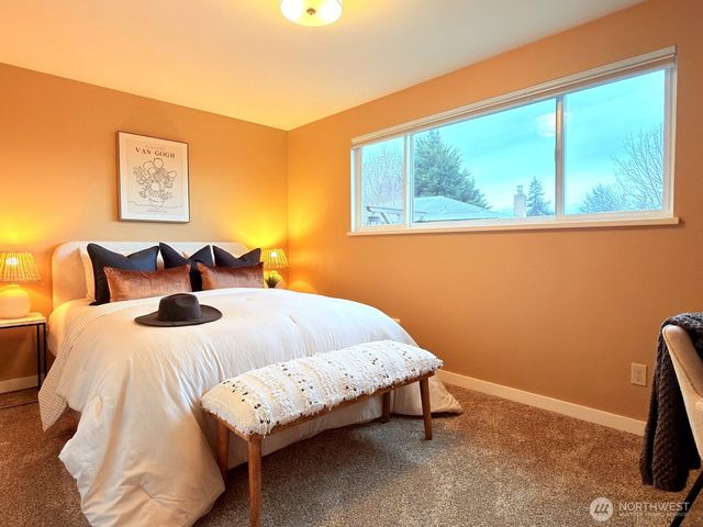 2004 SW 117th Place, Burien, WA 98146