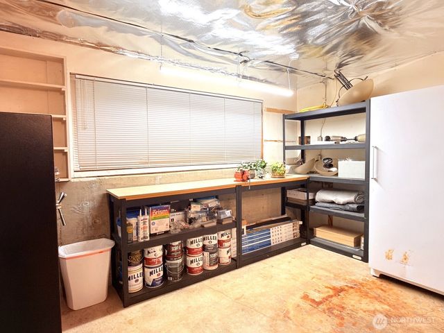 2004 SW 117th Place, Burien, WA 98146