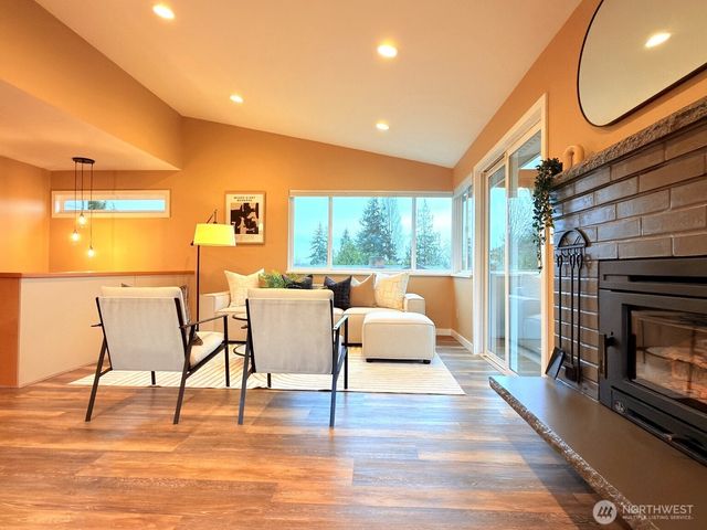 2004 SW 117th Place, Burien, WA 98146