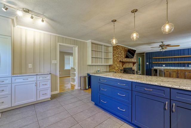 137 Henson St, Spartanburg, SC 29307