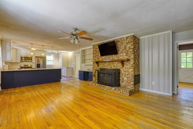 137 Henson St, Spartanburg, SC 29307