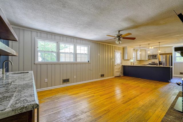 137 Henson St, Spartanburg, SC 29307