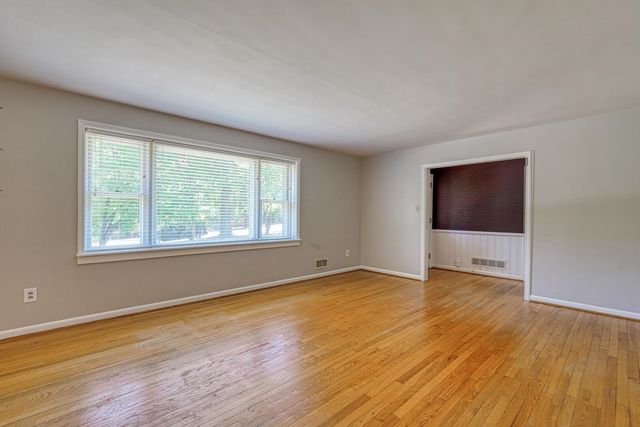 137 Henson St, Spartanburg, SC 29307