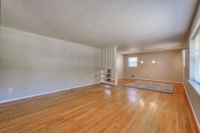 137 Henson St, Spartanburg, SC 29307