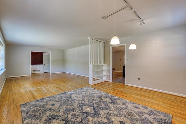 137 Henson St, Spartanburg, SC 29307