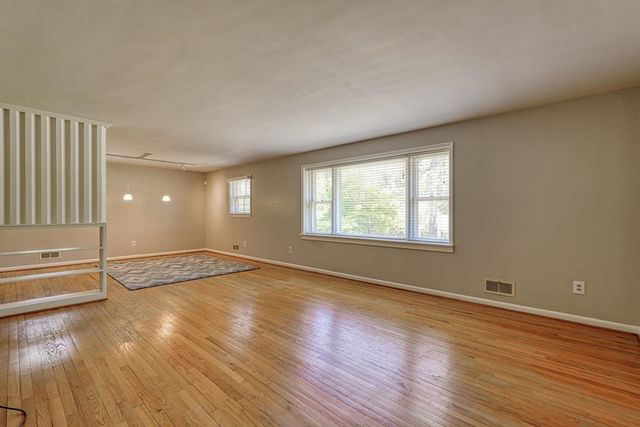 137 Henson St, Spartanburg, SC 29307