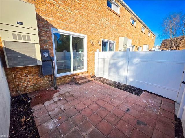 1268 Little Bay Ave Apt 12, Norfolk, VA 23503