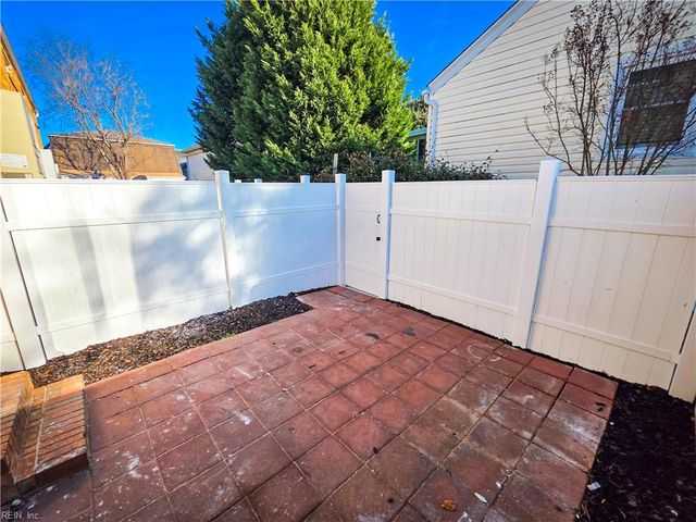 1268 Little Bay Ave Apt 12, Norfolk, VA 23503