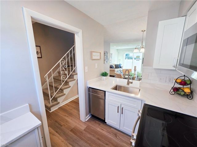 1268 Little Bay Ave Apt 12, Norfolk, VA 23503