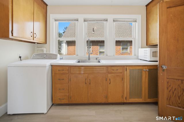 99 Thomas Street, West Hartford, CT 06119