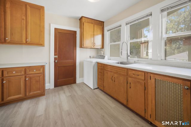 99 Thomas Street, West Hartford, CT 06119