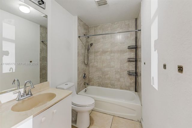 3916 SW 48th Ave, Pembroke Park, FL 33023