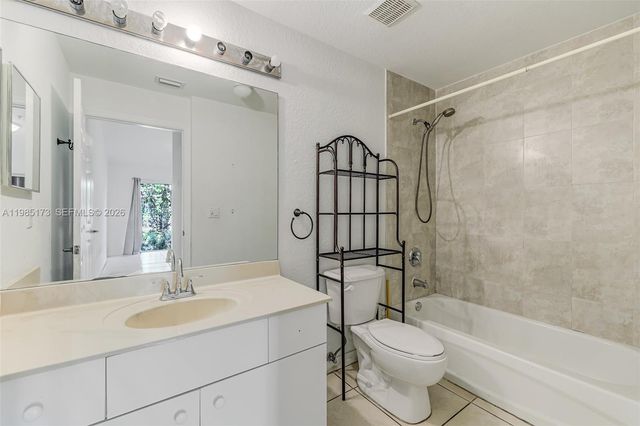 3916 SW 48th Ave, Pembroke Park, FL 33023