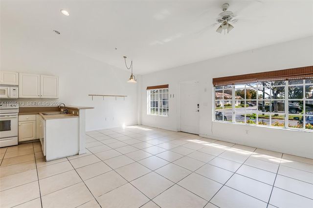 3916 SW 48th Ave, Pembroke Park, FL 33023