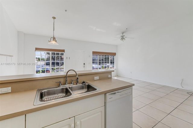 3916 SW 48th Ave, Pembroke Park, FL 33023