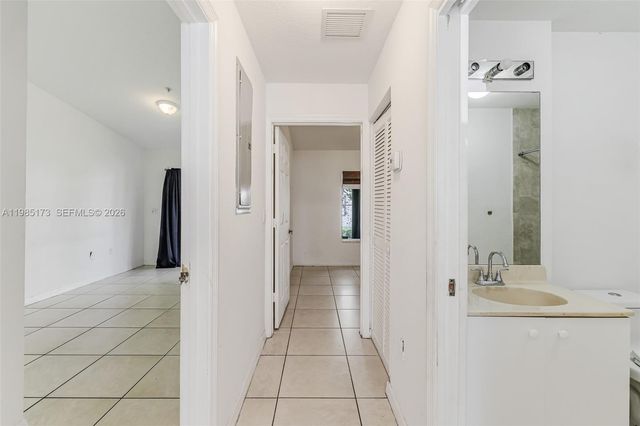 3916 SW 48th Ave, Pembroke Park, FL 33023