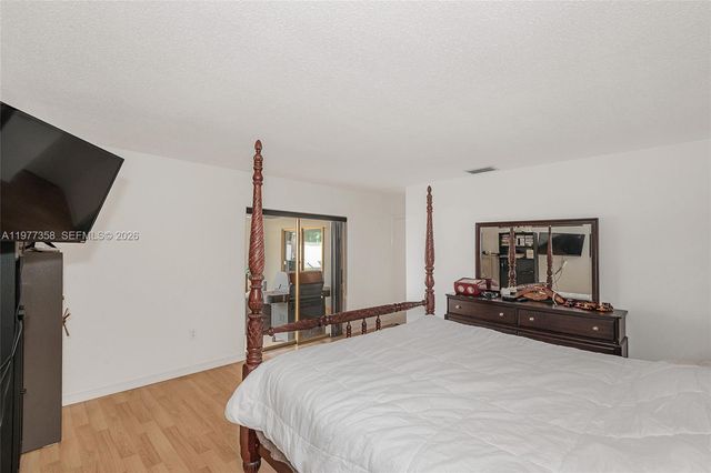 3900 N 43rd Ave, Hollywood, FL 33021