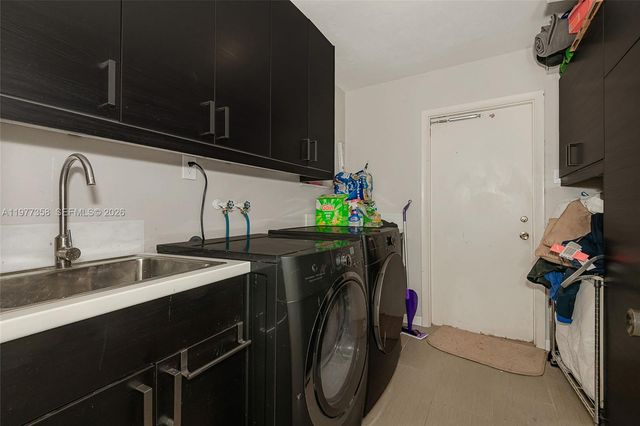 3900 N 43rd Ave, Hollywood, FL 33021