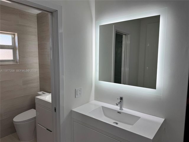 3900 N 43rd Ave, Hollywood, FL 33021