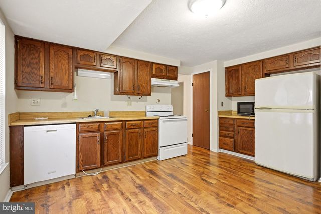 17 LADY DIANA CIR, Marlton, NJ 08053
