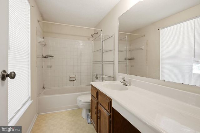 17 LADY DIANA CIR, Marlton, NJ 08053