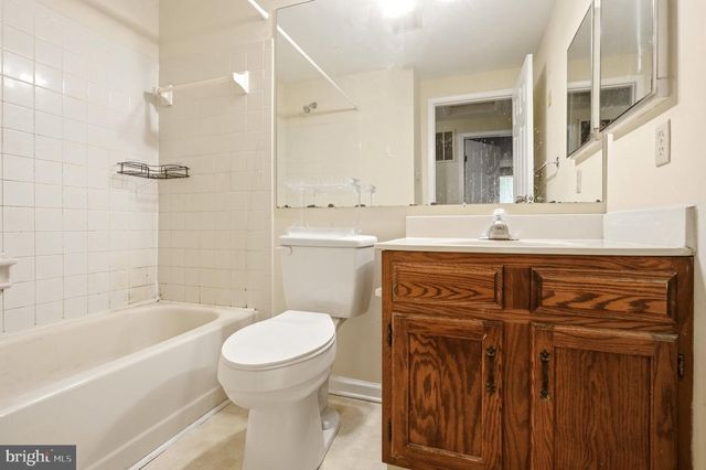 17 LADY DIANA CIR, Marlton, NJ 08053