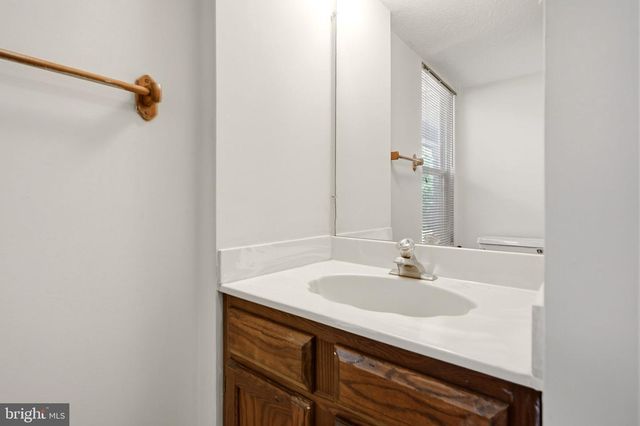 17 LADY DIANA CIR, Marlton, NJ 08053