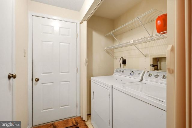 17 LADY DIANA CIR, Marlton, NJ 08053