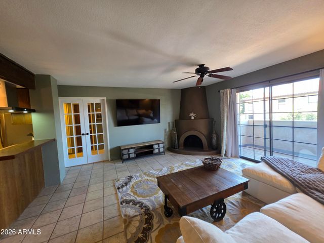 7557 N DREAMY DRAW Drive 240, Phoenix, AZ 85020