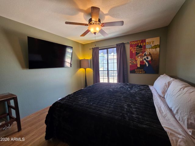 7557 N DREAMY DRAW Drive 240, Phoenix, AZ 85020