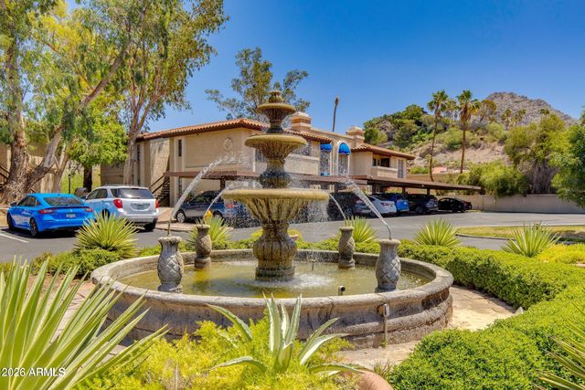 7557 N DREAMY DRAW Drive 240, Phoenix, AZ 85020