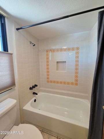 7557 N DREAMY DRAW Drive 240, Phoenix, AZ 85020
