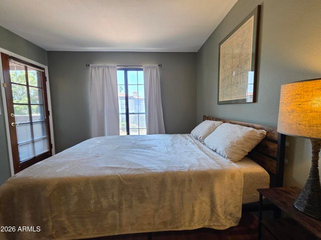 7557 N DREAMY DRAW Drive 240, Phoenix, AZ 85020