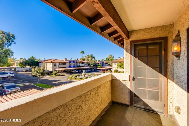 7557 N DREAMY DRAW Drive 240, Phoenix, AZ 85020