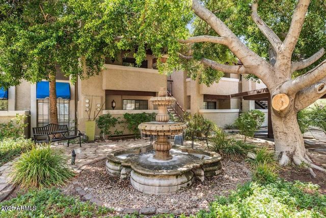 7557 N DREAMY DRAW Drive 240, Phoenix, AZ 85020