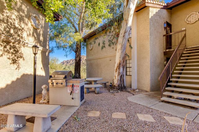 7557 N DREAMY DRAW Drive 240, Phoenix, AZ 85020