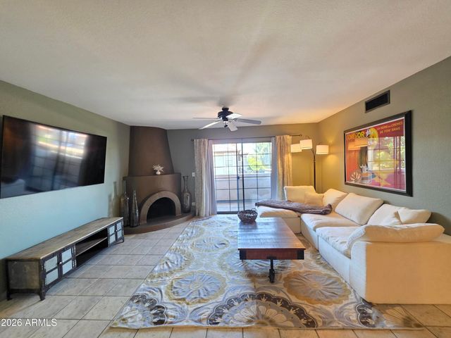 7557 N DREAMY DRAW Drive 240, Phoenix, AZ 85020