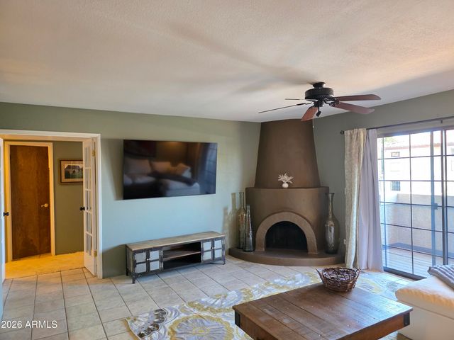 7557 N DREAMY DRAW Drive 240, Phoenix, AZ 85020