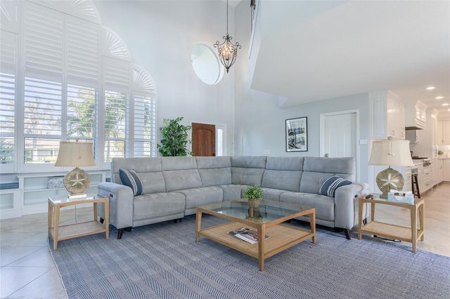 3901 13TH WAY NE, St Petersburg, FL 33703