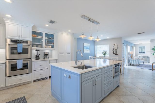 3901 13TH WAY NE, St Petersburg, FL 33703